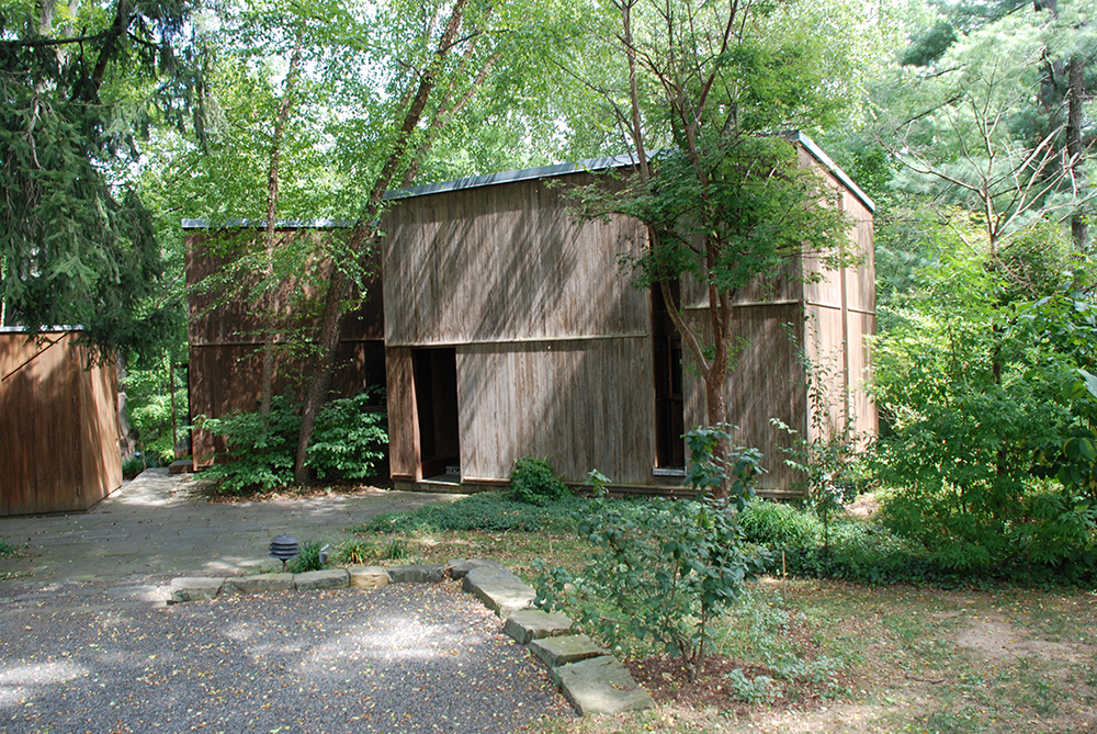 Norman and Doris Fisher House, Hatboro (1960-67). Photo by Kyle Weaver. 