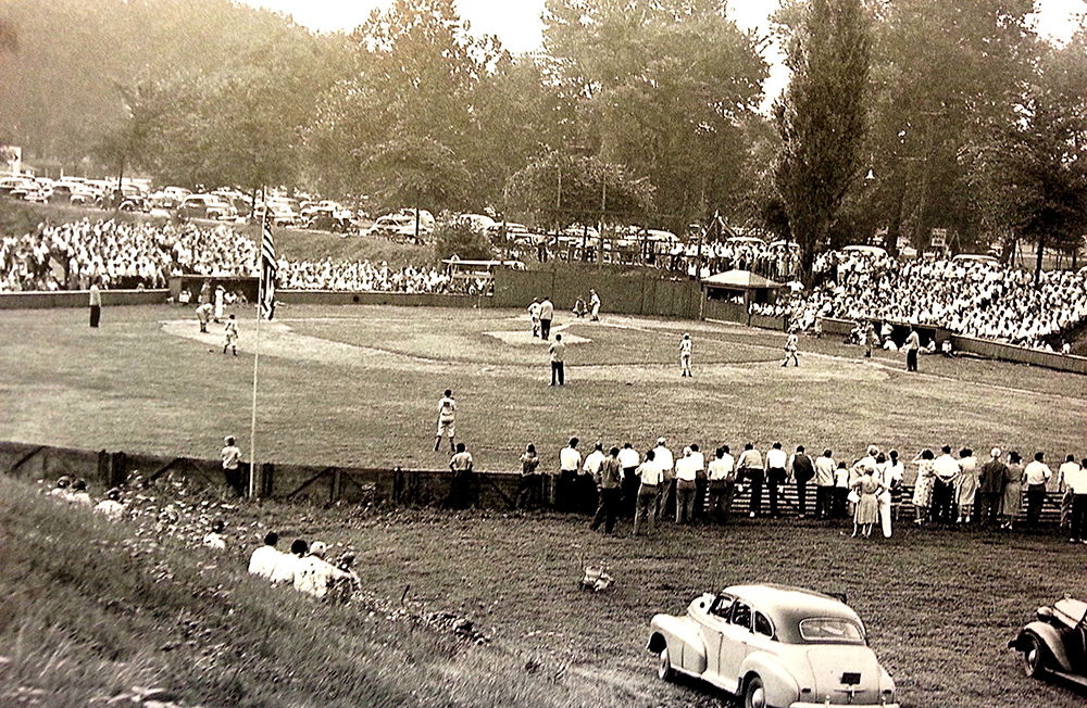 In 1947 more than 2,500 spectators watched the first Little League World Series championship.