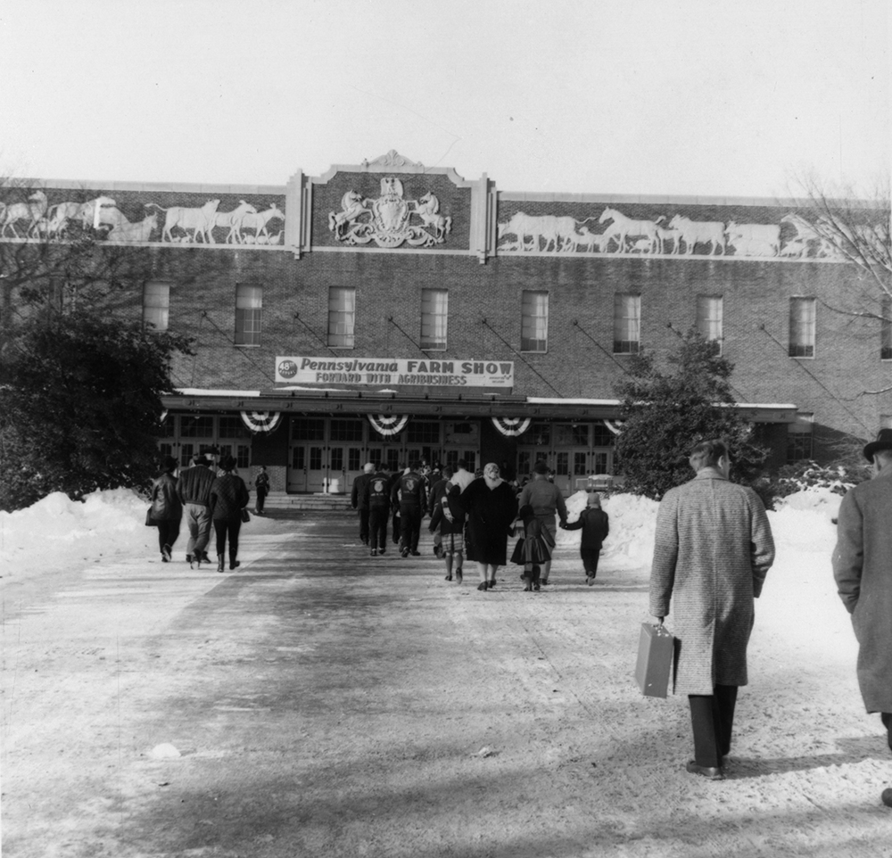 People entering at the front of the Main Exhibition Building, 1964 RG-1/PA State Archives