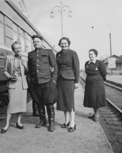 Gross, third from left, meets with a Soviet soldier during a press tour of the Soviet Union shortly before her incapacitating auto accident in 1953. Annie Halenbake Ross Library, Lock Haven