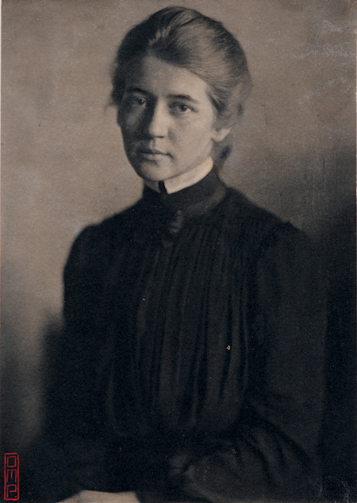 Oakley in mourning, photographed by Olive M. Potts, circa 1900.