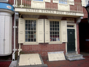 The B Free Franklin Post Office stands adjacent to the entrance of Franklin Court in Philadelphia. Wikimedia Commons/Banfield